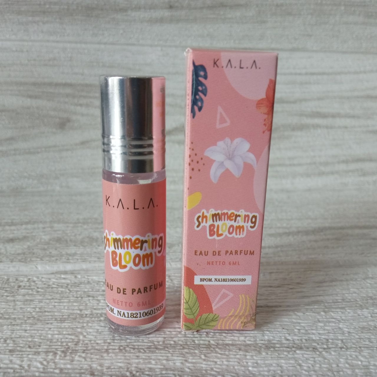 ini adalah KALA Shimmering Bloom, brand: kala, age_group: all ages, gender: female