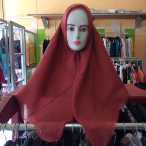 ini adalah Saudia Rawis Bata, size: 115cmx115cm, material: cotton, color: coral bata, brand: saudiarawisbojonegoro, age_group: all ages, gender: female