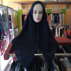 ini adalah Saudia Rawis Navy, size: 115cmx115cm, material: cotton, color: navy, brand: saudiarawisbojonegoro, age_group: all ages, gender: female