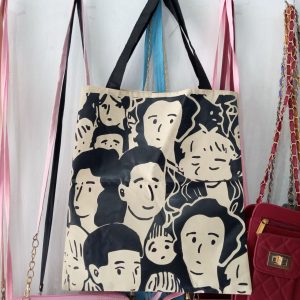 ini adalah Tote Orang, size: 40cm x 35cm, material: canvas, color: black and white, brand: toteminimalisbojonegoro, age_group: all ages, gender: female