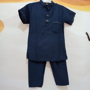 ini adalah Koko Anak Kancing L Navy, size: 53cmx68cm, material: cutton, color: navy, brand: Bajukokobojonegoro, age_group: kids, gender: male