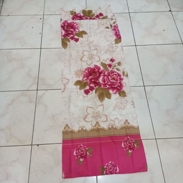 ini adalah Korden Jendela Laura, size: 40cmx150cm, material: microtex, color: white, brand: kordenlaurabojonegoro, age_group: all ages, gender: unisex