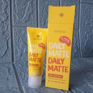 ini adalah Emina Daily Matte BB Cream 01 Light, color: Cream, brand: Emina, age_group: all ages, gender: female