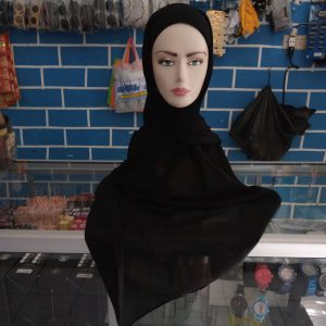 ini adalah Pasmina Inner Hitam, size: 75cmx175cm, material: cotton ceruty, color: black, brand: pashminainnerbojonegoro, age_group: all ages, gender: female