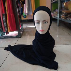 ini adalah Pasmina Inner Navy, size: 75cmx175cm, material: cotton ceruty, color: navy, brand: pashminainnerbojonegoro, age_group: all ages, gender: female
