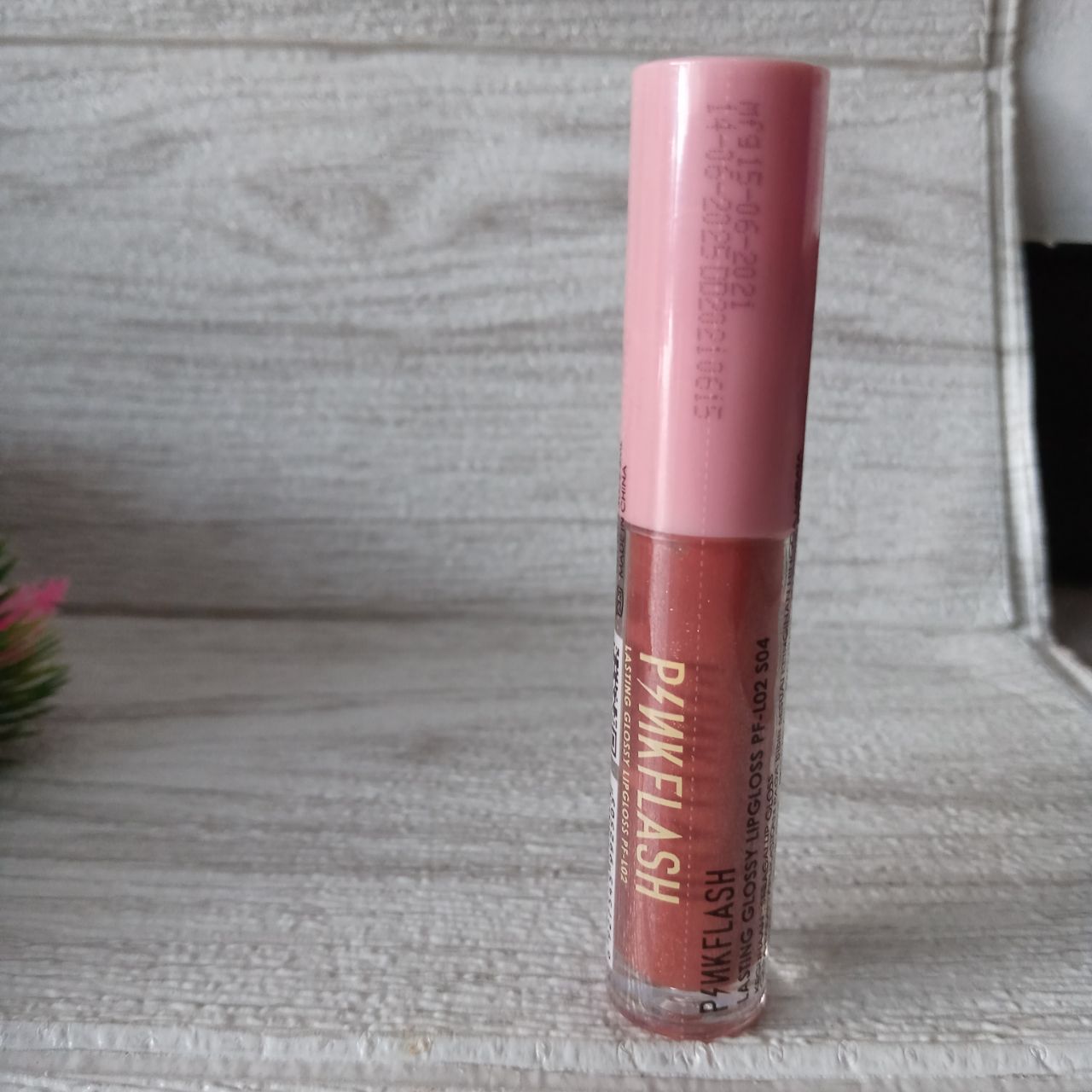 ini adalah Pinkflash Lipgloss S04 Vertigo, brand: Pinkflash, age_group: all ages, gender: female
