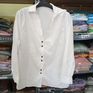 ini adalah Blouse Caro Putih, size: LD90cm, material: cotton, color: white, brand: blousecarobojonegoro, age_group: all ages, gender: female