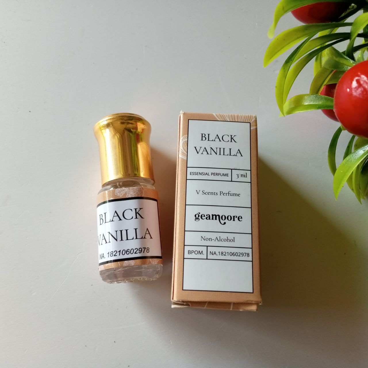 ini adalah Geamoore Vscent Black Vanilla, brand: geamoore, age_group: all ages, gender: female