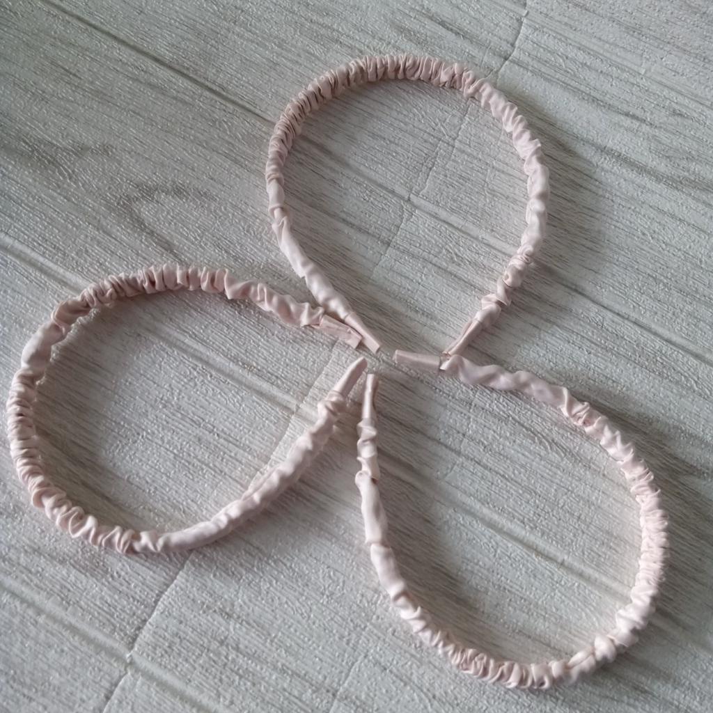 ini adalah Bando Skranci Pink, size: L, material: pvc, color: pink, brand: aksesorisbojonegoro, age_group: all ages, gender: female