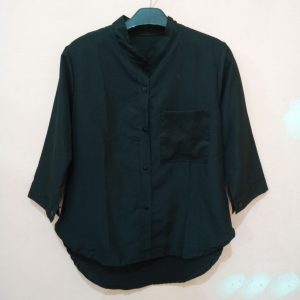 ini adalah Blouse Poche Hitam, size: LD90cm, material: cotton, color: black, brand: blousepochebojonegoro, age_group: all ages, gender: female