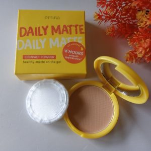 ini adalah Emina Daily Matte Compact Powder 02 Natural, brand: Emina, age_group: all ages, gender: female