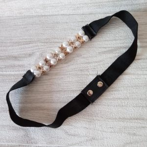ini adalah Sabuk Karet Mutiara, size: medium, material: rubber, color: black, brand: sabukmutiarabojonegoro, age_group: all ages, gender: female, style: eksklusif belt, pattern: plain