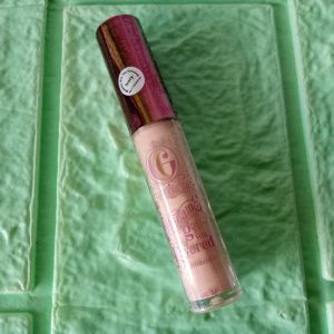 ini adalah Madame Gie Concealer Ivory, brand: Madame Gie, age_group: all ages, gender: female, capacity: 0.28 oz