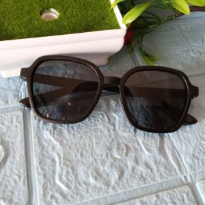 Ini adalah Kacamata Anak Tren Hitam size: 4.5 cm, material: plastic, color: hitam, brand: kacamataanakbojonegoro, age_group: kids, style: casual glasses, gender: unisex, pattern: plain,