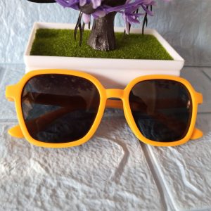 Ini adalah Kacamata Anak Tren Kuning size: 4.5 cm, material: plastic, color: kuning, brand: kacamataanakbojonegoro, age_group: kids, style: casual glasses, gender: unisex, pattern: plain,