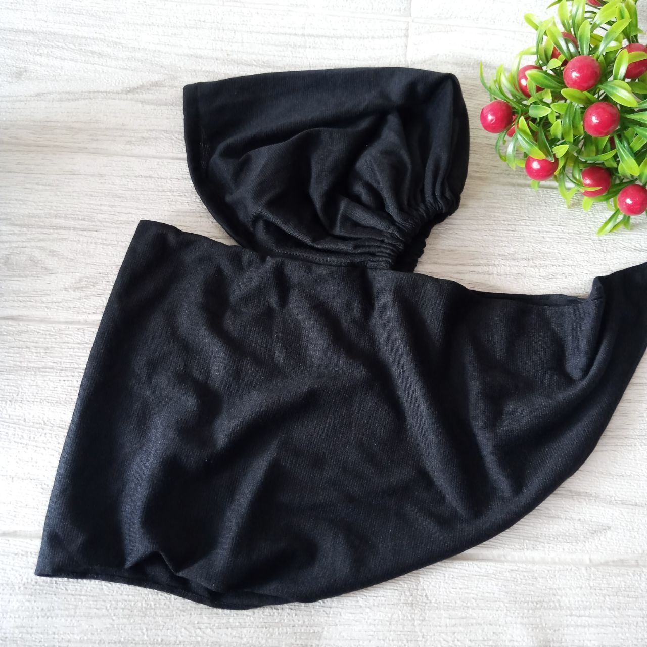 Ini adalah Ciput Ninja Hitam size: L, material: spandex, color: black, brand: ciputjilbabbojonegoro, age_group: all ages, style: muslimah aksesori, gender: female, pattern: plain,
