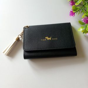 Ini adalah Dompet Mini L100 Hitam size: 11 cm x 9 cm, material: sintetis, color: hitam, brand: dompetminibojonegoro, age_group: all ages, style: simply mini wallet, gender: female, pattern: plain mesh leather,