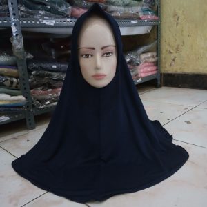 Ini adalah Jilbab Sport Jumbo Navy size: 69cmx80cm, material: jersey, color: navy, brand: jilbabsportbojonegoro, age_group: all ages, style: muslimah headwear, sporty muslimah,, gender: female, pattern: plain,
