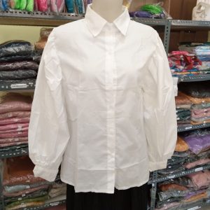 Ini adalah Blouse Odri Putih size: LD 100cm, material: cotton, color: white, brand: blouseodribojonegoro, age_group: all ages, style: simply blouse, gender: female, pattern: plain,