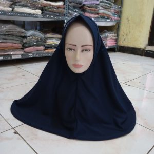 Ini adalah Jilbab Serut Sekolah M Navy size: M, material: cotton, color: navy, brand: jilbabsekolahbojonegoro, age_group: all ages, style: headwear muslimah, casual headwear, gender: female, pattern: plain,