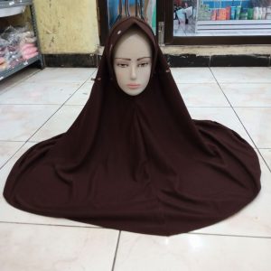 Ini adalah Jilbab Serut Sekolah XL Coklat Tua size: M, material: cotton, color: dark chocholate, brand: jilbabsekolahbojonegoro, age_group: all ages, style: headwear muslimah, casual headwear, gender: female, pattern: plain,
