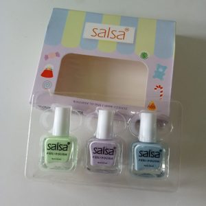 Ini adalah Salsa Kutek Peel Set Candy brand: salsa, age_group: all ages, gender: female, capacity: 8 ml, ingredients: Ethyl Acetate, Butyl Acetate, Nitrocellulose, Toluene, Isopropyl alcohol, Triphenyl phosphate, Stearalkonlum Bentonite, Titanium Dioxide, Gold,