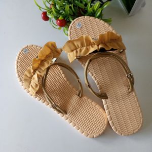 Ini adalah Sandal Kerut Tali Uk 38 Cream size: 38, material: sponge, color: cream, brand: sandalkerutbjn, age_group: all ages, style: cutie footwear, gender: female, pattern: plain,
