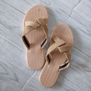 Ini adalah Sandal Sue Uk 38 Coksu size: 38, material: sponge, color: ccholate milk, brand: sandalsuebojonegoro, age_group: all ages, style: simply footwear, gender: female, pattern: plain,
