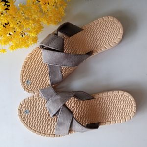 Ini adalah Sandal Sue Uk 39 Abu size: 39, material: sponge, color: grey, brand: sandalsuebojonegoro, age_group: all ages, style: simply footwear, gender: female, pattern: plain,