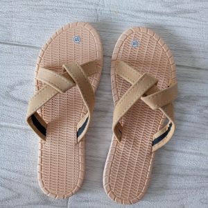 Ini adalah Sandal Sue Uk 40 Coksu size: 40, material: sponge, color: chocholate milk, brand: sandalsuebojonegoro, age_group: all ages, style: simply footwear, gender: female, pattern: plain,