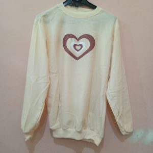 Ini adalah Sweater Love Cream size: LD 90cm, Panjang 60cm, material: Fleece, color: cream, brand: jaketindonesia, age_group: all ages, style: couple sweater, gender: unisex, pattern: plain with sablon,