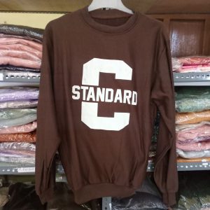 Ini adalah Sweater Standart Mocca size: LD 90cm, Panjang 60cm, material: Fleece, color: chocholate mocca, brand: sweaterstandartbjn, age_group: all ages, style: cool sweater, gender: unisex, pattern: plain with sablon text,