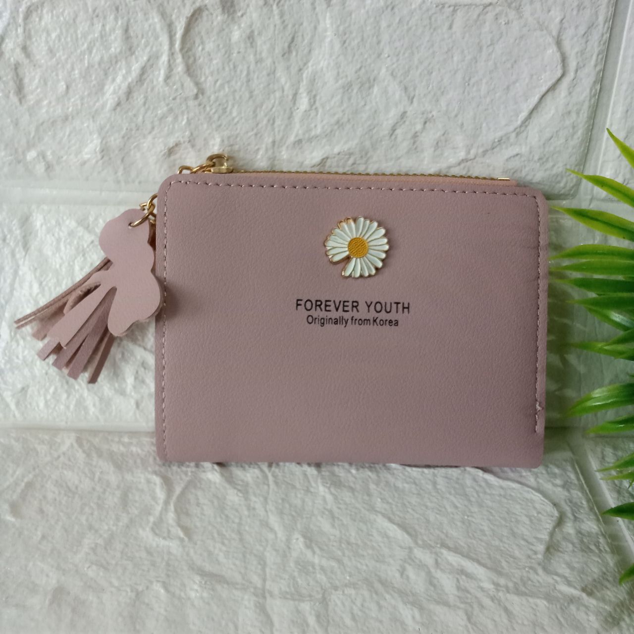 Ini adalah Dompet Lipat DK10 Ungu Muda size: Mini, material: sintetis, color: light purple, brand: dompetdk10bojonegoro, age_group: all ages, style: fashionable mini wallet, gender: female, pattern: plain,