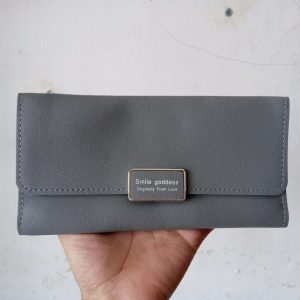 Ini adalah Dompet Panjang 6016 Abu size: medium, material: sintetis, color: grey, brand: dompet6016bojonegoro, age_group: all ages, style: simply long wallet, gender: female, pattern: plain,