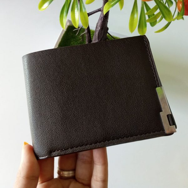 Ini adalah Dompet Pria N88 Coklat size: Mini, material: sintetis, color: chocholate, brand: dompetn88bojonegoro, age_group: all ages, style: cool mens bifold wallet, gender: male, pattern: plain,