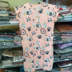 Ini adalah Daster Kajep Cat Orange size: P95cmxLD104cm, material: cotton, color: orange, brand: dasterkajepbojonegoro, age_group: all ages, style: casual daster, gender: female, pattern: printing cartoon cat,