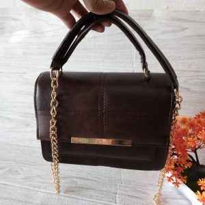 Ini adalah Tas Calla Coktua size: medium, material: synthetic, color: dark chocholate, brand: tascallabojonegoro, age_group: all ages, style: simply shoulder bag, gender: female, pattern: plain,