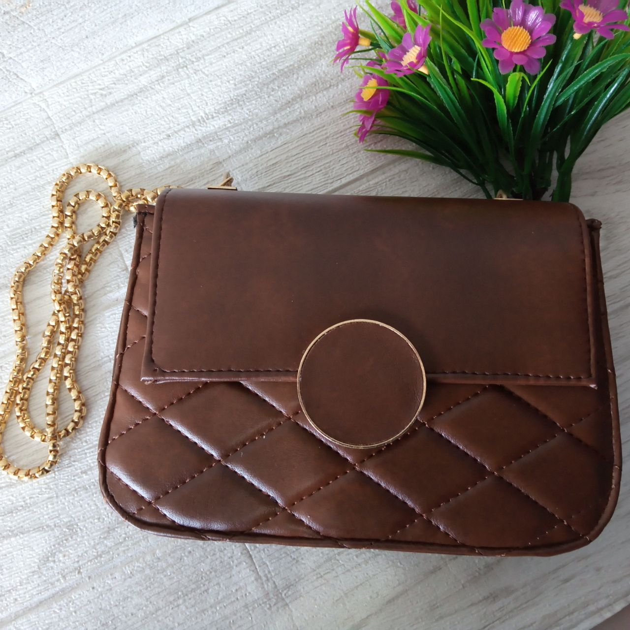Ini adalah Tas Mavin Cokmud size: medium, material: synthetic, color: light chocholate, brand: tasmavinbojonegoro, age_group: all ages, style: fashionable shoulder bag, gender: female, pattern: plain with sewing stones,