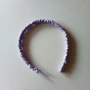 Ini adalah Bando Skranci Lilac size: L, material: pvc, color: purple lilac, brand: bandoskrancibojonegoro, age_group: adult, style: fashionable bandana, gender: female, pattern: skranci,