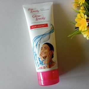 Ini adalah Glow n Lovely Facial Wash 100ml brand: glow n lovely, age_group: adult, gender: female, capacity: 100 ml,