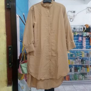 Ini adalah Kemeja Aily Coksu size: L, material: cotton, color: chocholtae milk, brand: kemailybojonegoro, age_group: adult, style: fashionable women top shirt, gender: female, pattern: aily,
