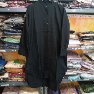 Ini adalah Kemeja Aily Hitam size: L, material: cotton, color: black, brand: kemailybojonegoro, age_group: adult, style: casual women top shirt, gender: female, pattern: aily,