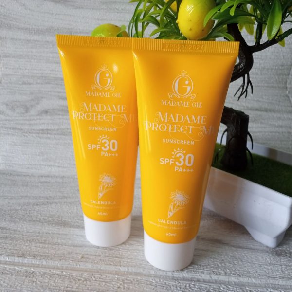 Ini adalah Madame Gie Sunscreen brand: madame gie, age_group: adult, gender: female, capacity: 60 ml,