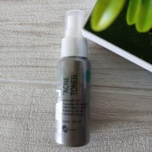 Ini adalah Ms Glow Toner Acne brand: ms glow, age_group: all ages, gender: female, capacity: 60 ml,
