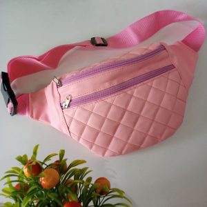 Ini adalah Waistbag Lady Pink size: one size, material: synthetic leather, color: pink, brand: waistbagladybojonegoro, age_group: adult, style: waist bag sederhana, gender: female,