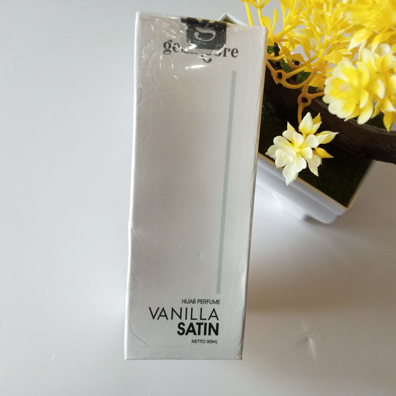 Ini adalah Geamoore Hijab Perfume Vanilla Satin brand: geamoore, age_group: adult, gender: female, capacity: 50 ml,