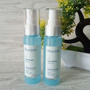 Ini adalah Wardah Lightening Face Mist brand: wardah, age_group: adult, gender: female, capacity: 60 ml,