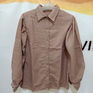 Ini adalah Blouse Odri Mocca size: one size, material: cotton, color: chocholate mocca, brand: blouseodribojonegoro, age_group: adult, style: fashionable blouse, gender: female, pattern: plain,