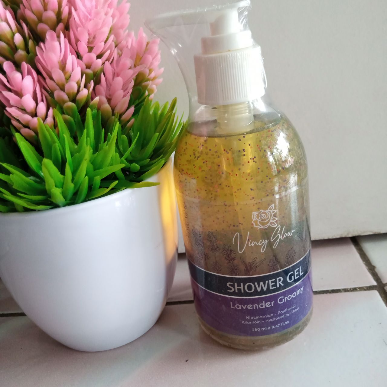Ini adalah Vincy Glow Shower Gel Lavender Groomy brand: Vincy Glow, age_group: adult, gender: unisex, capacity: 280 ml,