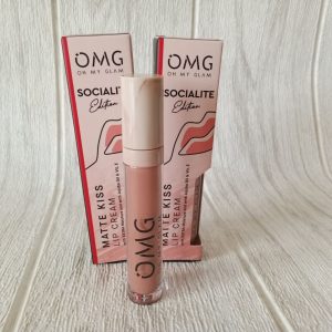 Ini adalah Lipcream OMG 16 brand: OMG - Oh My Glam Matte Kiss Lip Cream, age_group: all ages, gender: female, capacity: 3.5 ml, ingredients: isododecane,aluminum starch octenylsuccinate,trisiloxane,diisostearyl malate,trimethylsiloxysilicate,silica dimethyl silylate,disteardimonium hectorite,ethylhexyl palmitate,polyglyceryl-6 polyhydroxystearate,propylene carbonate,polyhydroxystearic acid,cyclopentasiloxane,phenoxyethanol,polyglyceryl-6 polyricinoleate,ethylhexylglycerin,caprylyl methicone,dimethicone/vinyl dimethicone crosspolymer,fragrance,aluminum hydroxide,triethoxycaprylylsilane,simmondsia chinensis (jojoba) seed oil,tocopheryl acetate,tocopherol,ascorbyl palmitate. may contain: ci 77491,ci 77891,ci 77492. ci 15850:1,ci 77499,ci 15850,ci 15850:2,